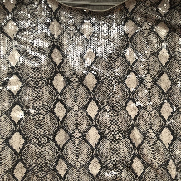 NWT Sequin snakeskin top - Picture 3 of 8